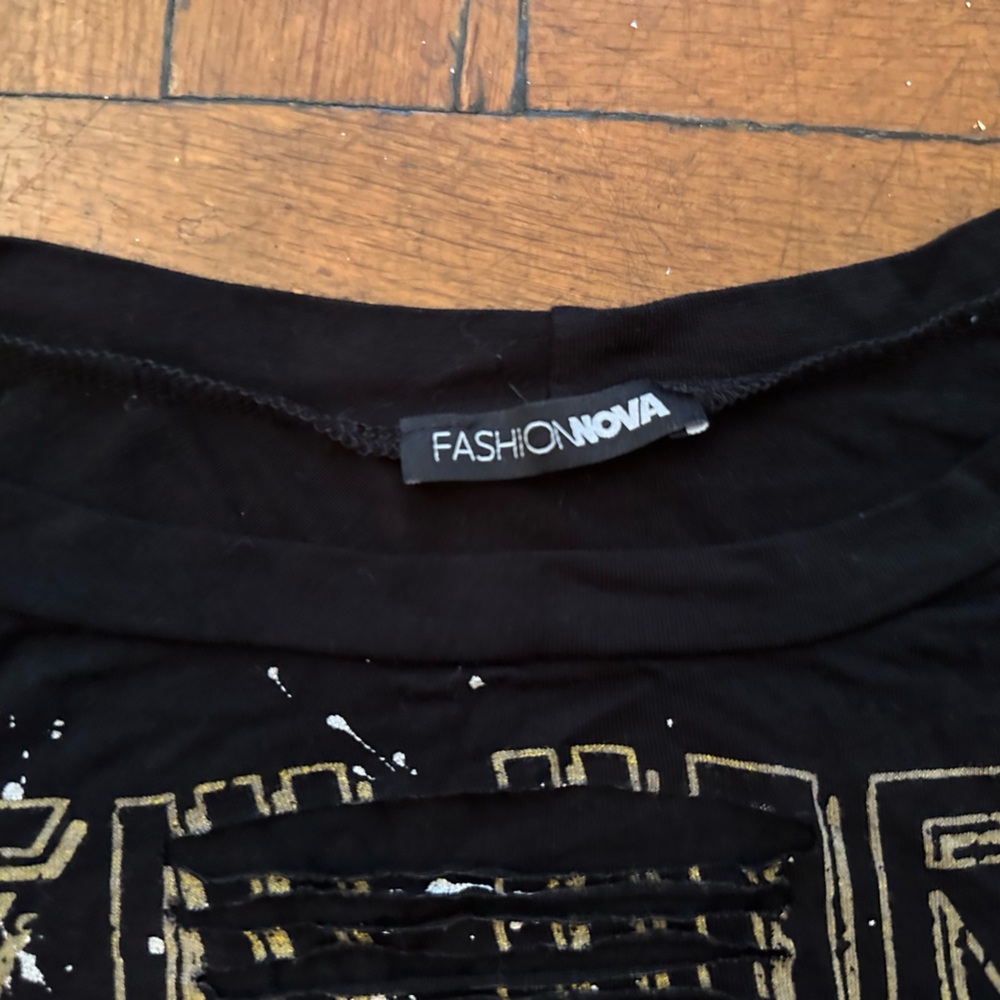 Fashion Nova Graphic Crop Top - Picture 8 of 12